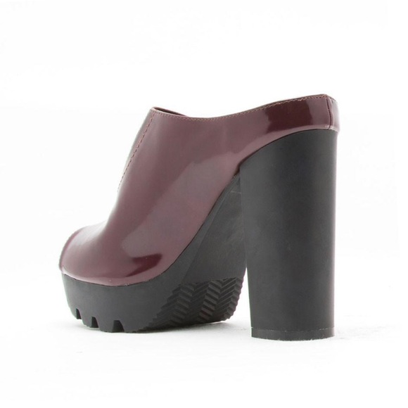 Qupid Women’s Burgundy Mule Sandal - Picture 3 of 4
